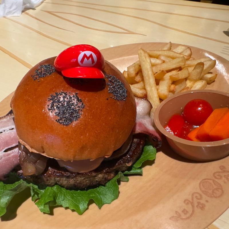 マリオ・バーガー 〜ベーコン&チーズ〜(キノピオ・カフェ)