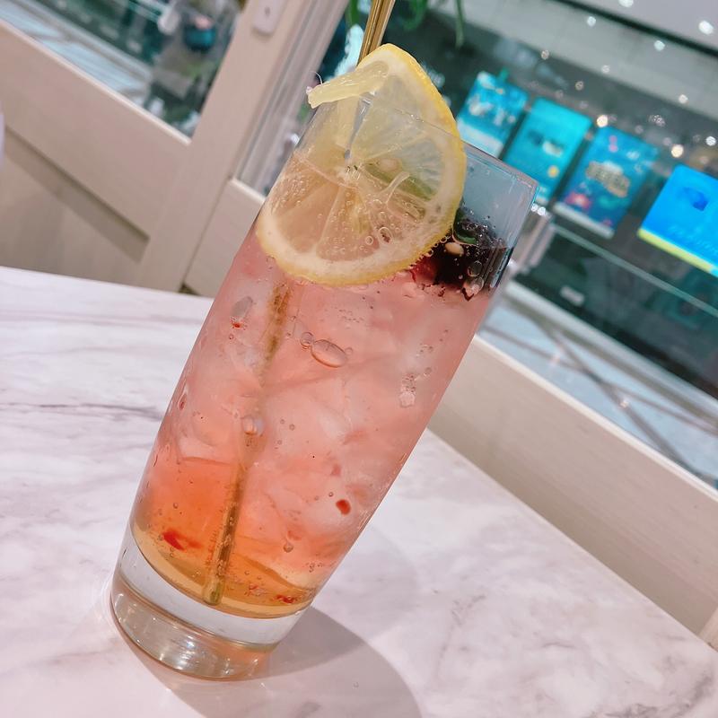 ベリーピーチソーダ(カフェラミル　サンシャインシティ店)