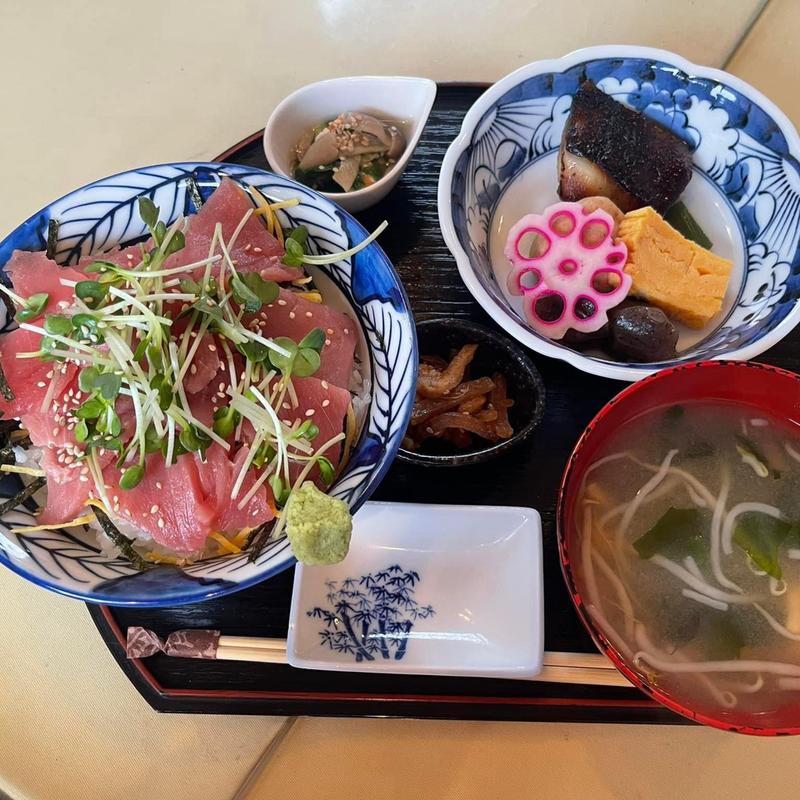 目鯛西京焼きとマグロ丼(丸福コパン)