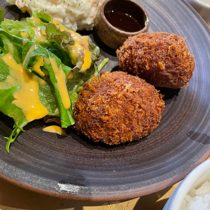 メンチカツ定食(和牛ビストロ三国家)