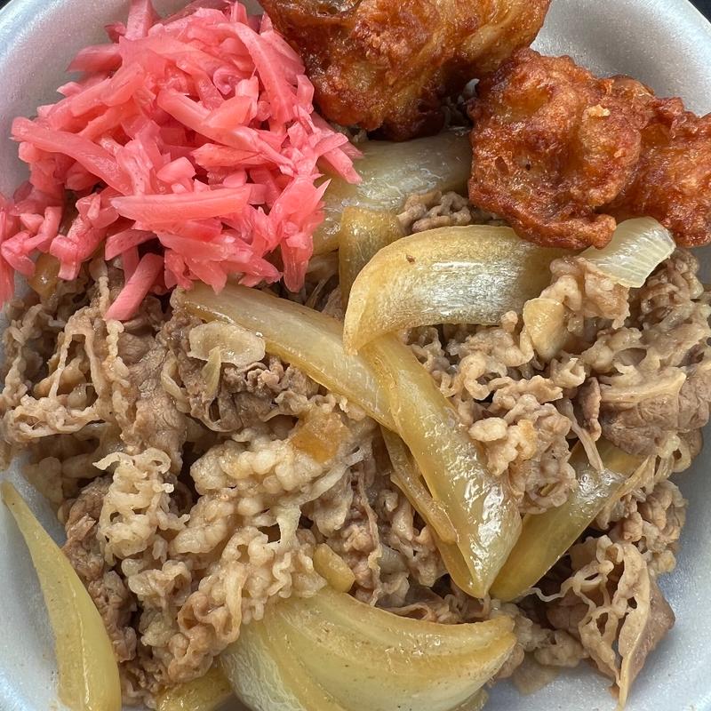 牛丼中盛　唐揚げ(すき家 足立一ツ家店 )