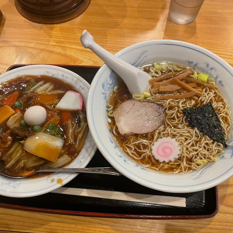 ラーメンBセット（半中華丼）(平和軒)