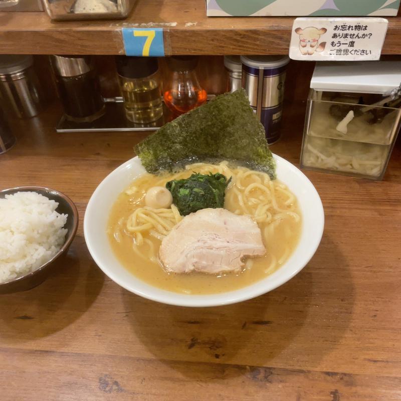 醤油ラーメン(横浜家系ラーメン孝太郎 茅ヶ崎店)