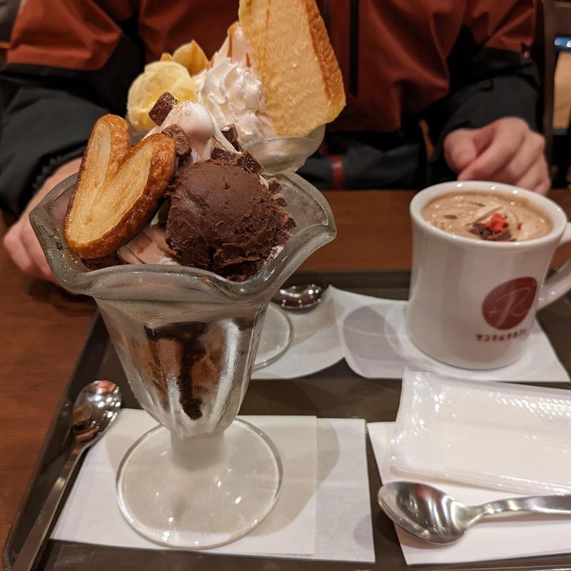 バレンタインチョコパフェ(サンマルクカフェ 小田急豪徳寺駅店)