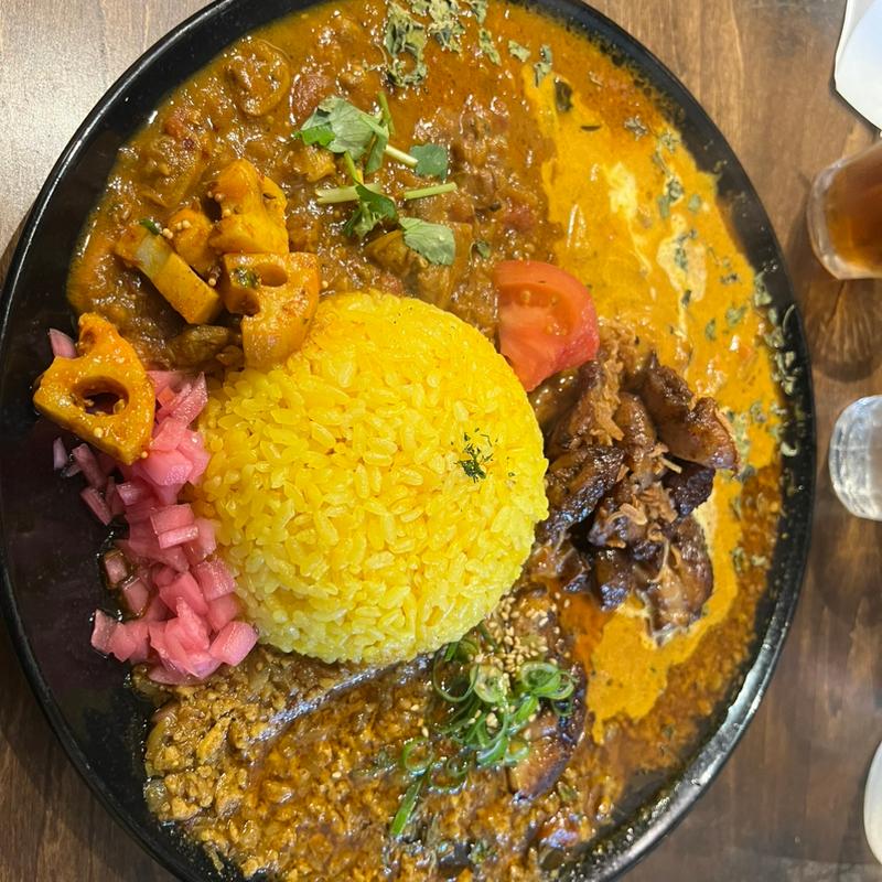 3種合い掛けカレー+ガイヤーントッピング(カオス スパイスダイナー )