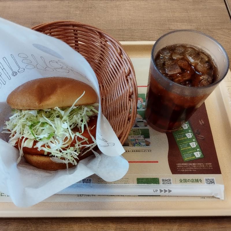 辛旨ヤンニョムの とり竜田バーガー、ウーロン茶(モスバーガー)