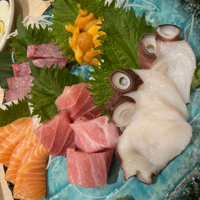 刺身盛り合わせ(炉端とおでん 呼炉凪来 天神店)