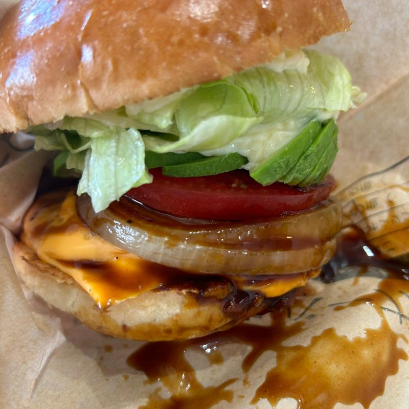 アボカドチェダーバーガー(淡路島バーガー川越店)