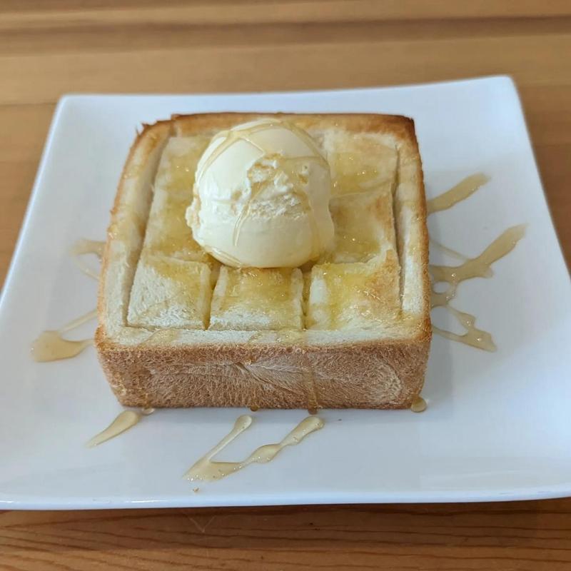 ハニーバタートースト アイスのせ(る・しえる)