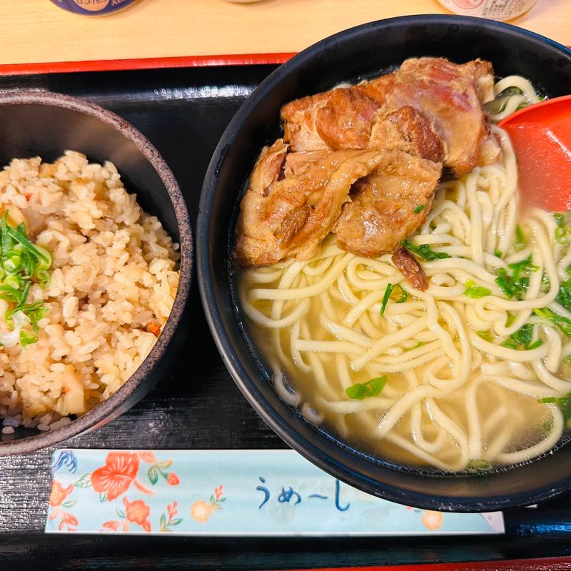 ソーキ蕎麦(そば処 琉風 （そばどころ りゅうふう）)