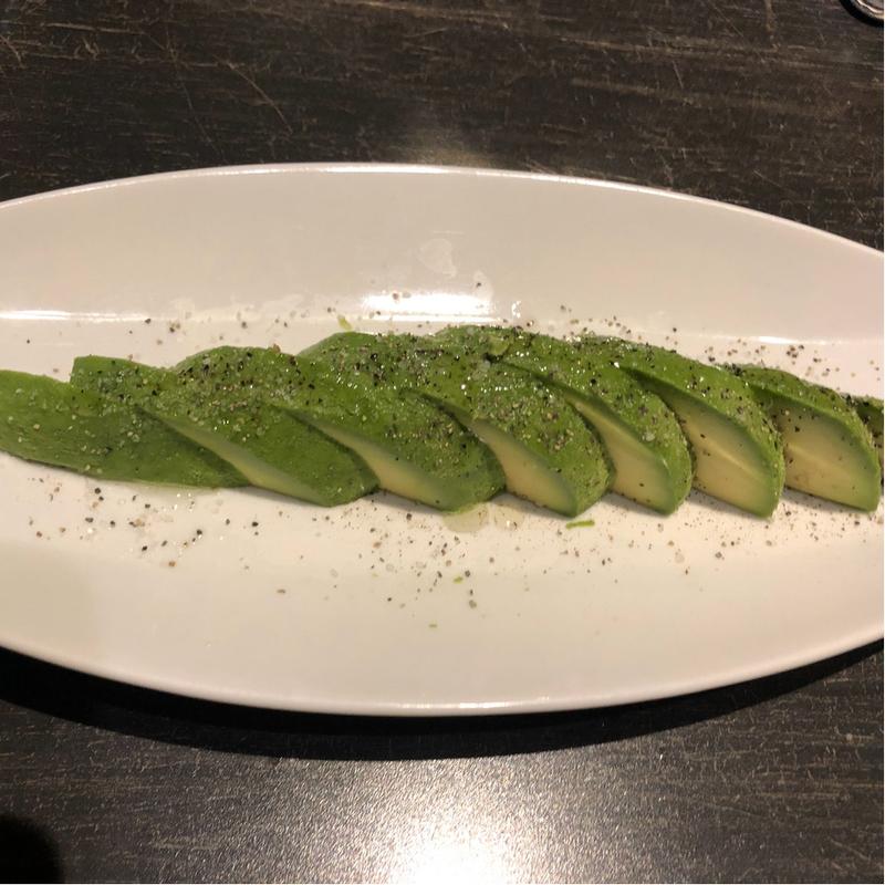 アボカドとレモンのフレーバーオイル(ベトナムダイニングジャディンGIA ĐÌNH 二号店)