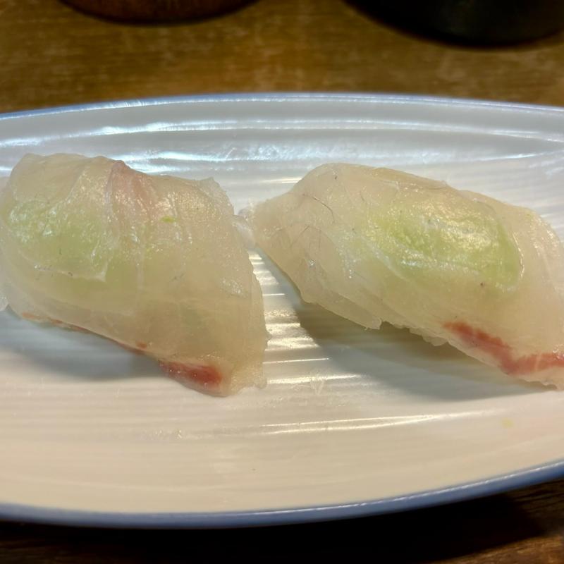 鯛(親子寿し （オヤコスシ）)