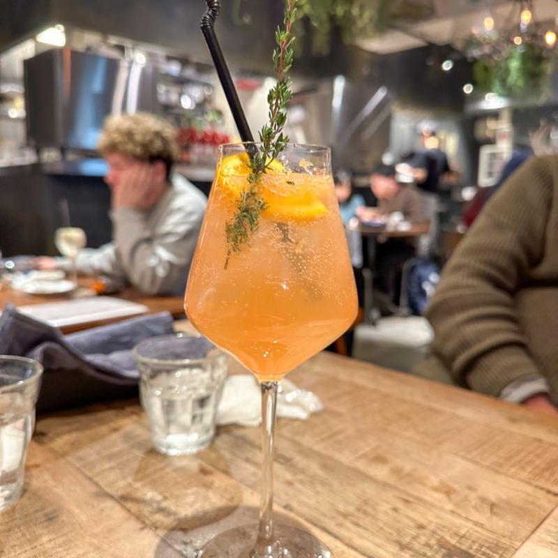 ブラッドオレンジのカクテル(イニシャル サッポロ)