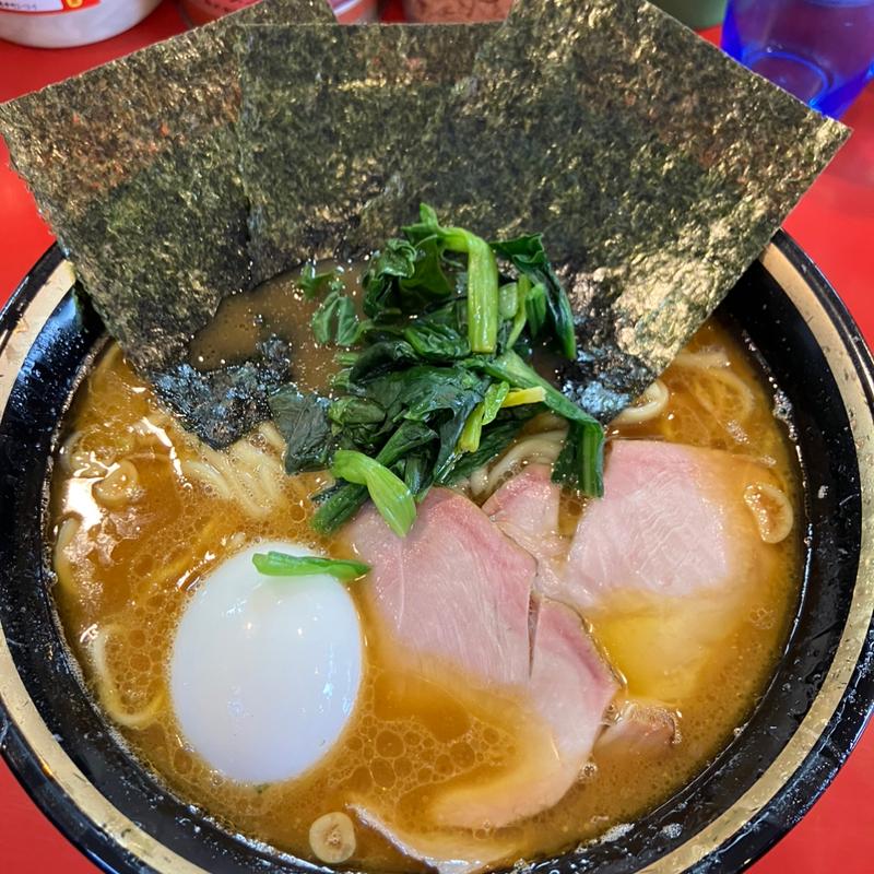 ラーメン　中(家系総本山 吉村家)
