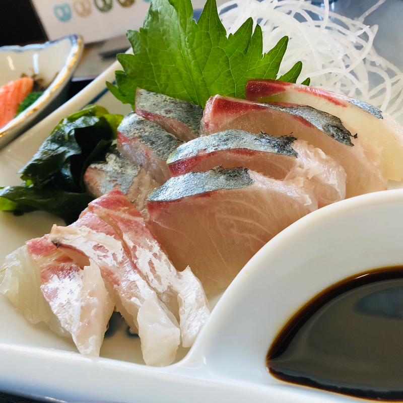 真鯛と寛八の刺身_刺身定食(浜の茶屋 )