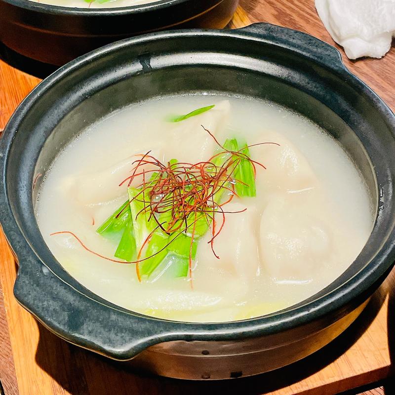 鶏白湯水餃子(居酒屋 写楽)