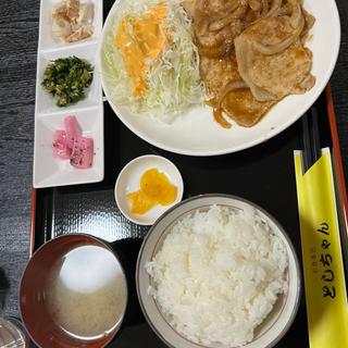 生姜焼き定食(お食事処としちゃん)