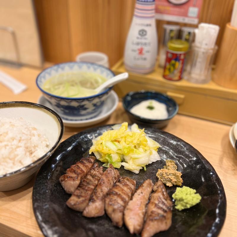 ぶっとい厚切り牛タンしお焼き定食10食限定(牛たん　焼助　仙台駅牛たん通り店)