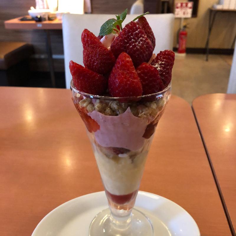 あまおうのザ・サンデー(デニーズ 三郷店)