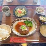 煮込みハンバーグ定食(古民家カフェ鈴らん)