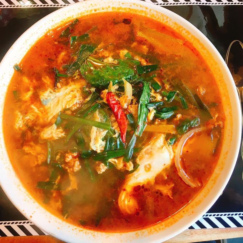 自家製赤唐辛子の激辛タンタン麺(中華ダイニング たくみ)