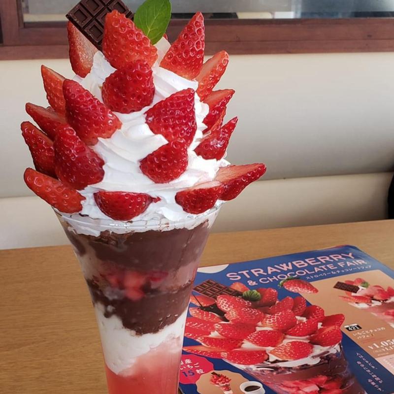 いちごとチョコのパフェ(ココス 千川店)