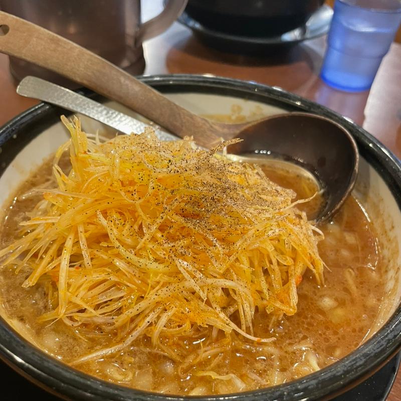 赤ネギみそラーメン(味噌ラーメン専門店 日月堂 三郷店)
