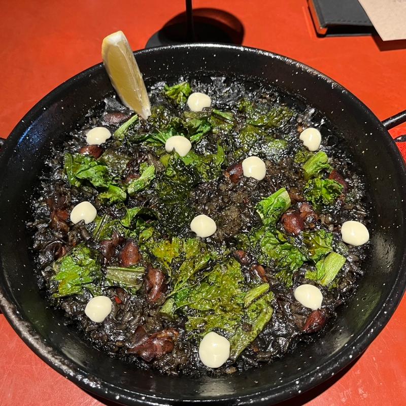 　イカスミパエリア(エスティーロ　アチェ)