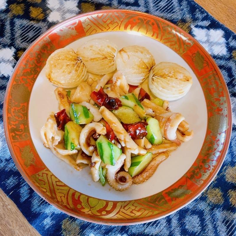 干し唐辛子とイカ（お任せコース）(川菜まぼろし亭)