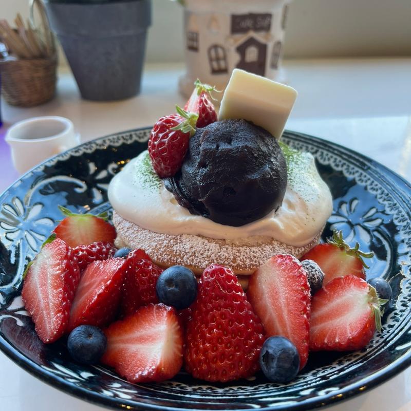 いちご畑のあんバターパンケーキ(カフェシュシュ)