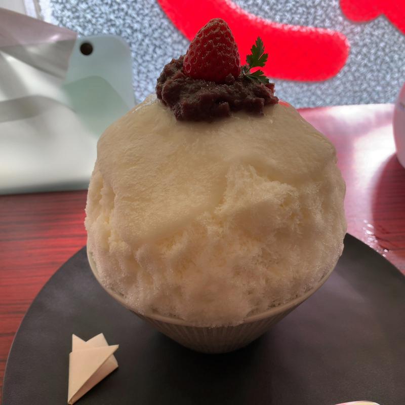 塩ミルクと苺大福(氷カフェ あん)