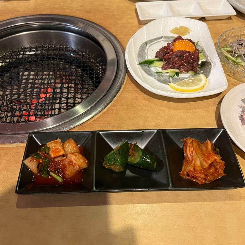 キムチ盛合せ(備長炭 炭火焼肉 じもんじゅ)