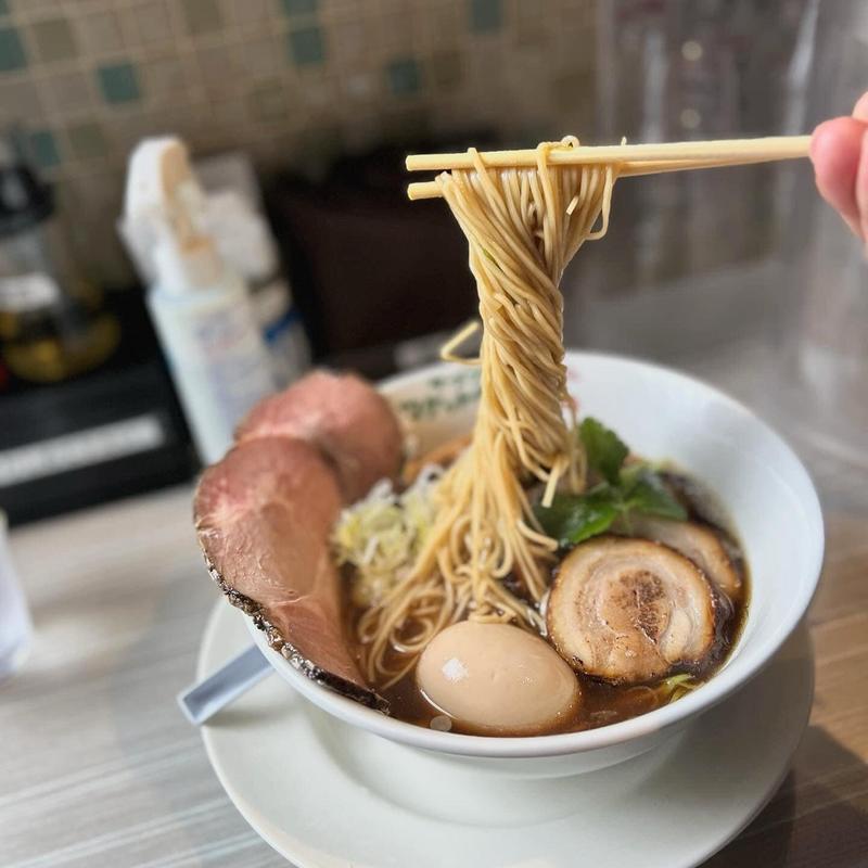 焼き煮干し 肉増し(ラーメン ロケット開発)