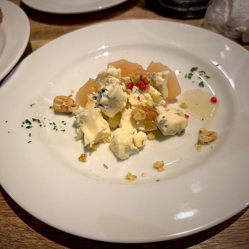 ゴルゴンゾーラドルチェ～まろやかな塩味のブルーチーズ(トレトゥール メゾン アッシュ （TRAITEUR MAISON H）)