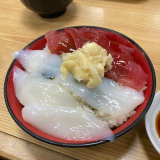 マグロ漬けイカ丼(朝市新鮮広場)