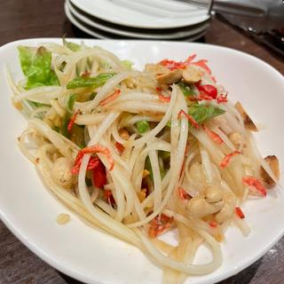 青パパイヤのサラダ(ソムタム)(THAIFOOD DINING&BAR　マイペンライ )