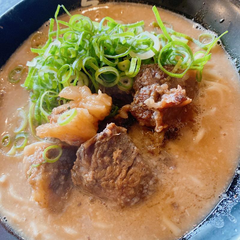 近江牛すじ煮込酒粕豚骨ラーメン(らーめん与七)