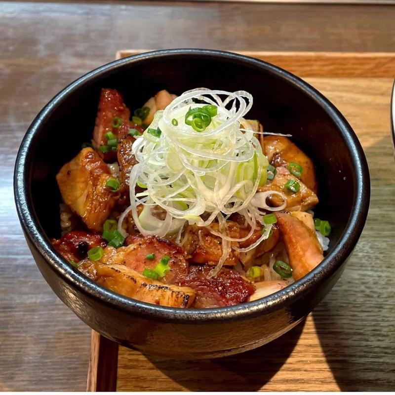 炙り肉飯(らぁ麺 紫陽花 （ラアメン アジサイ）)