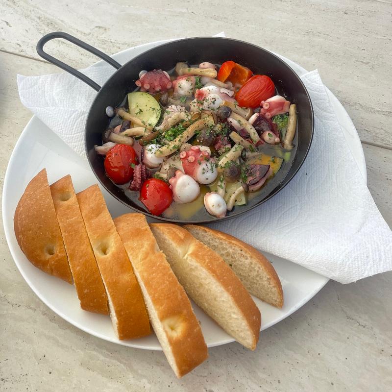 (アジト （CAFE´azito）)