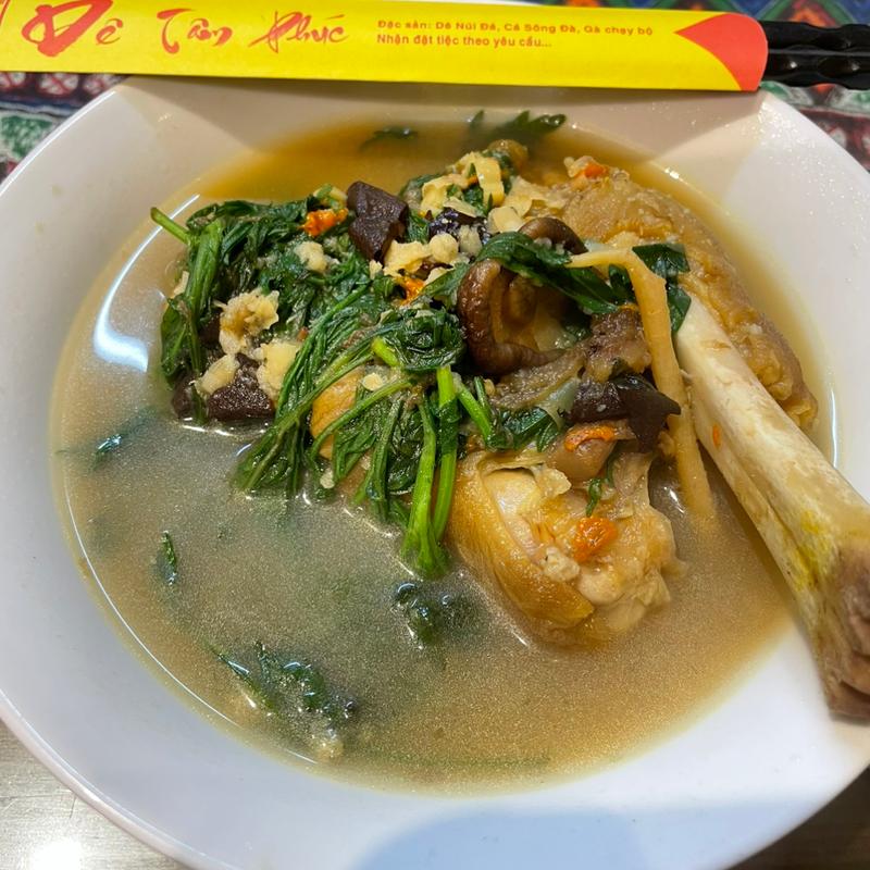 chân dê hầm thuốc bắc (Dê Tâm Phúc)