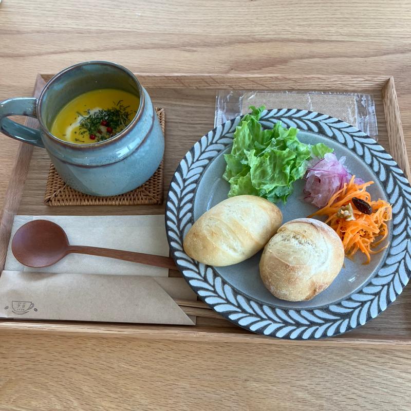 パンとポタージュスープのSET(夕日cafe)