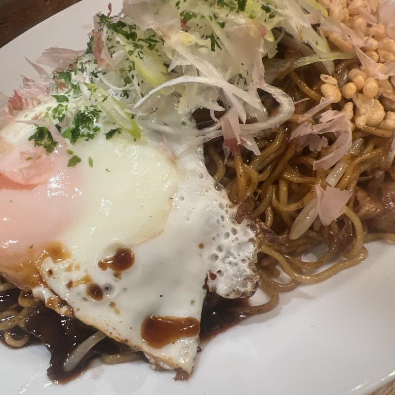 焼きそば(肉増し、目玉焼き)(焼きそば伊藤)