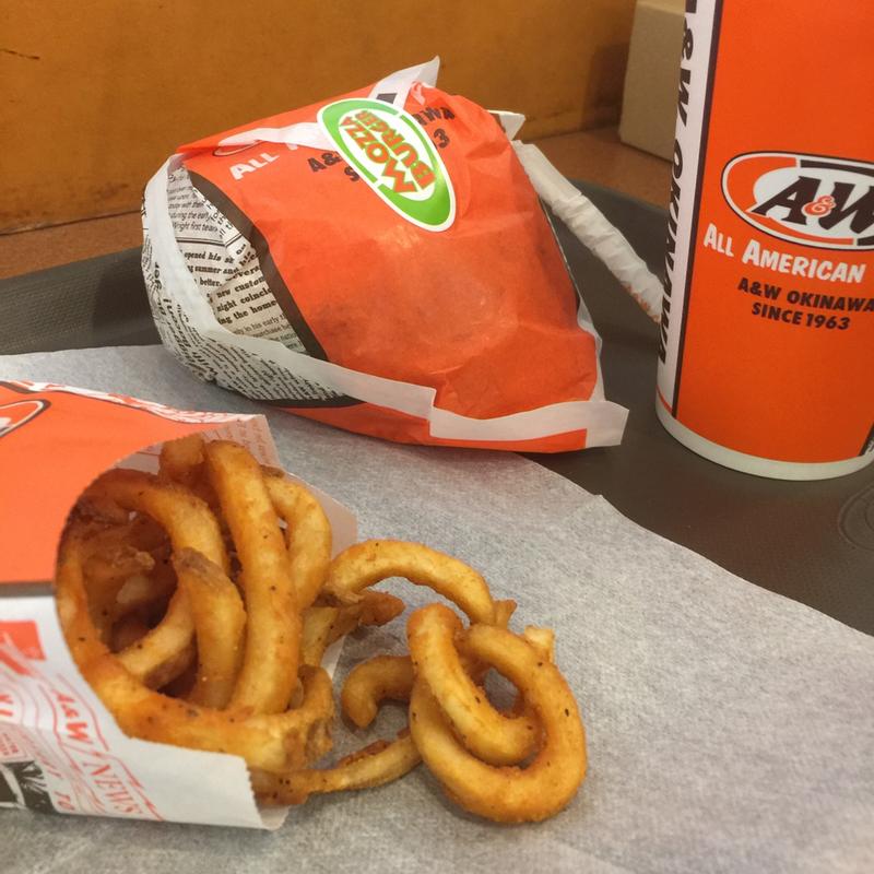 モッツァバーガーカーリーフライSコンボ(A&W 那覇空港店)