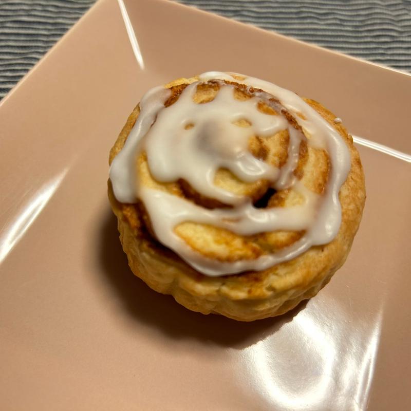 シナモンロール(まるよ菓子店)