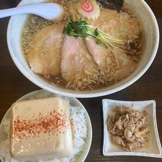 チャーシュー麺＋豆腐めし(かこい食堂)