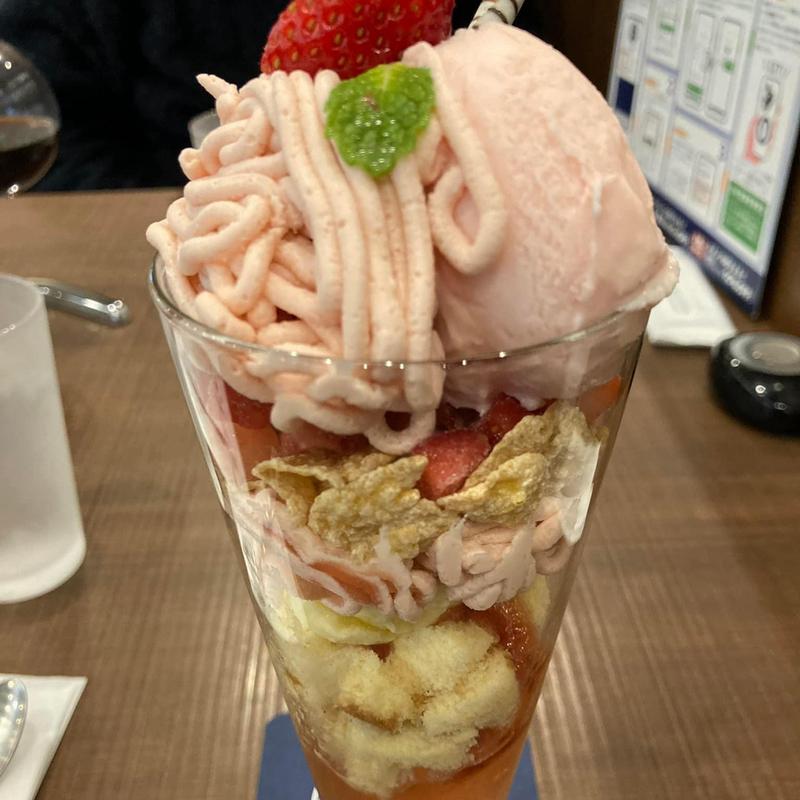 春パフェ(倉式珈琲店 新百合ヶ丘エルミロード店)