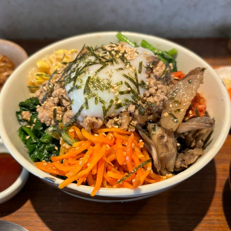 彩りナムルのビビンパ(yuzuki)