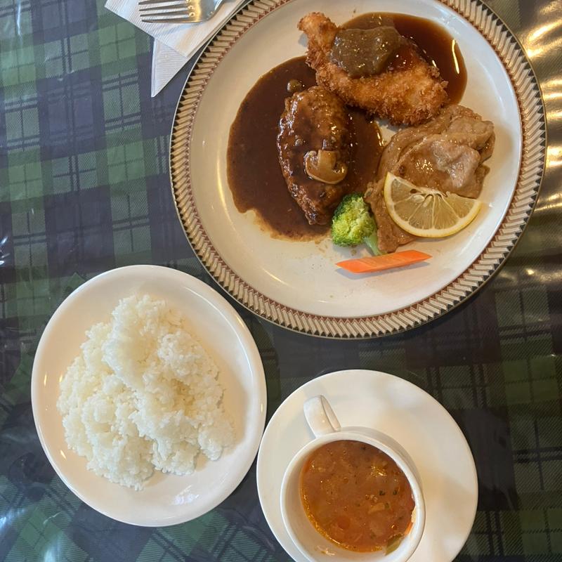 肉ランチ(ちいさなれすとらん キャロット )