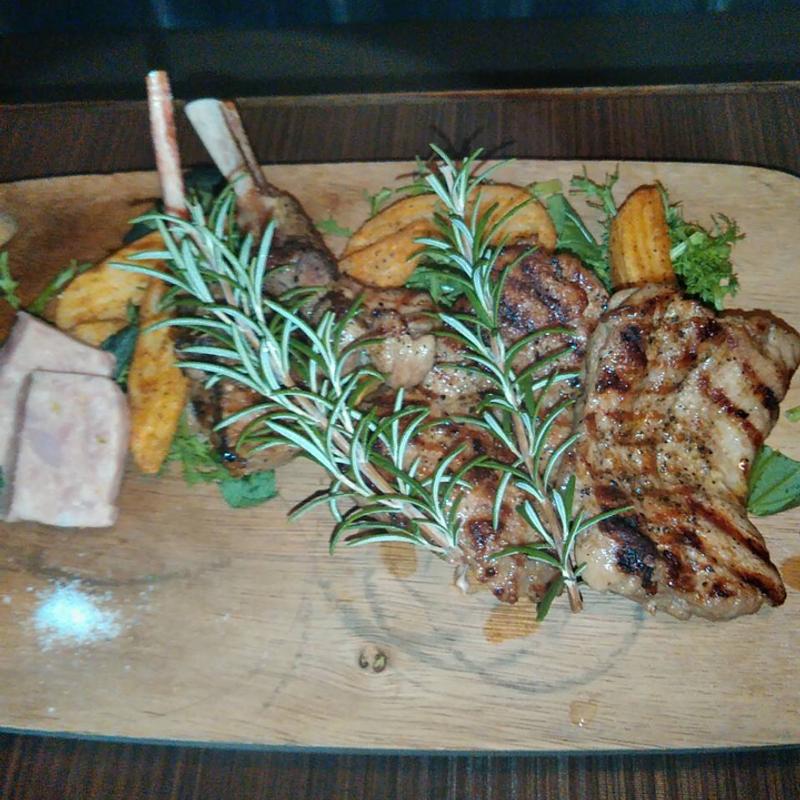 子羊のステーキ(山水草木)