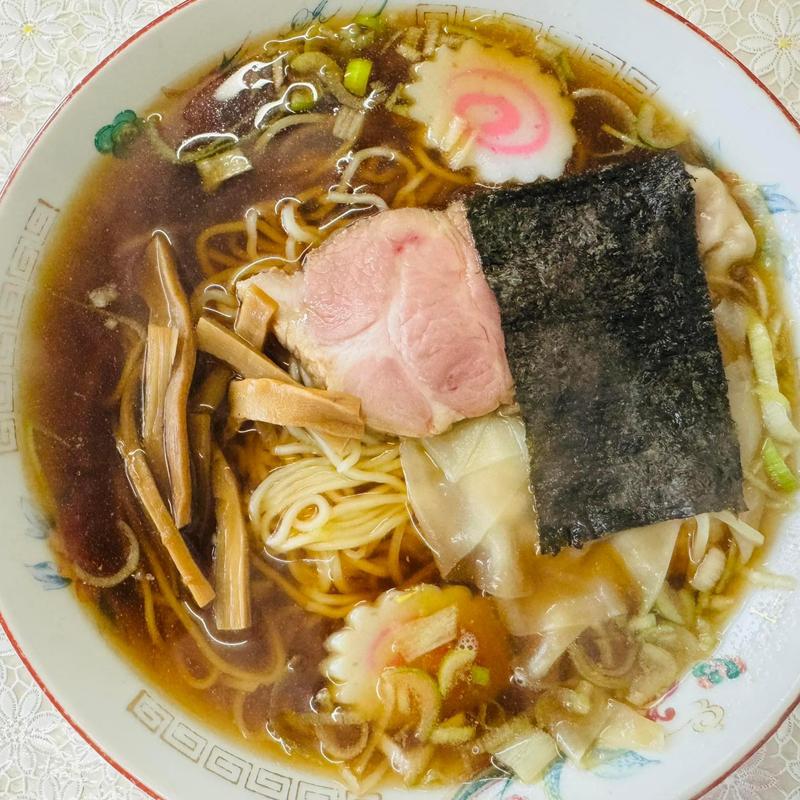 ワンタンメン(鈴屋食堂)